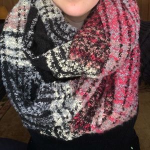 NWT SOFT AND THICK INFINITY SCARF